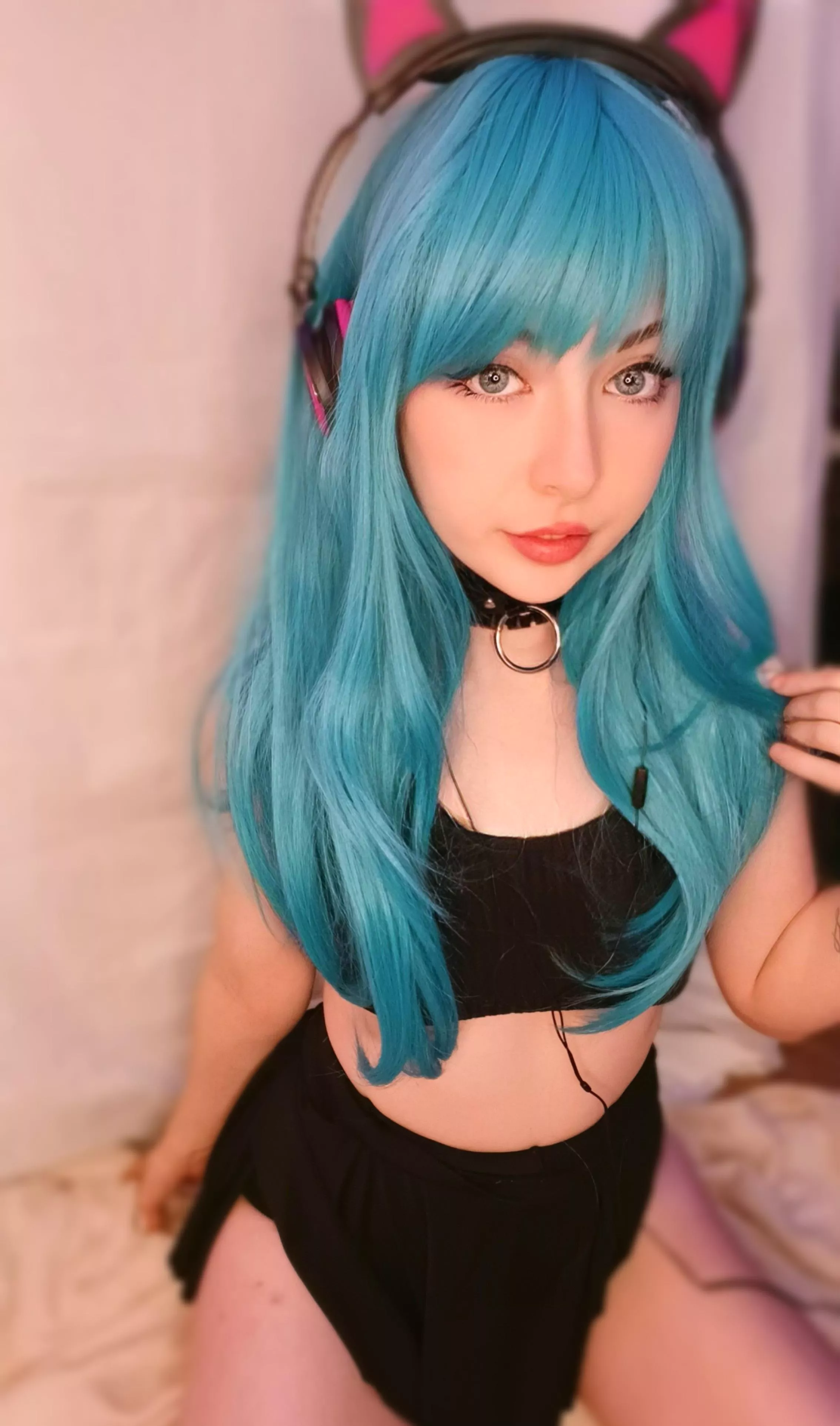 Submissive + obedient little pretty kitten  posted by starlitsirenx