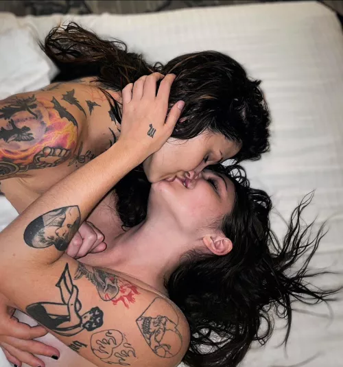 Tattoo Girls by whitetoweltw