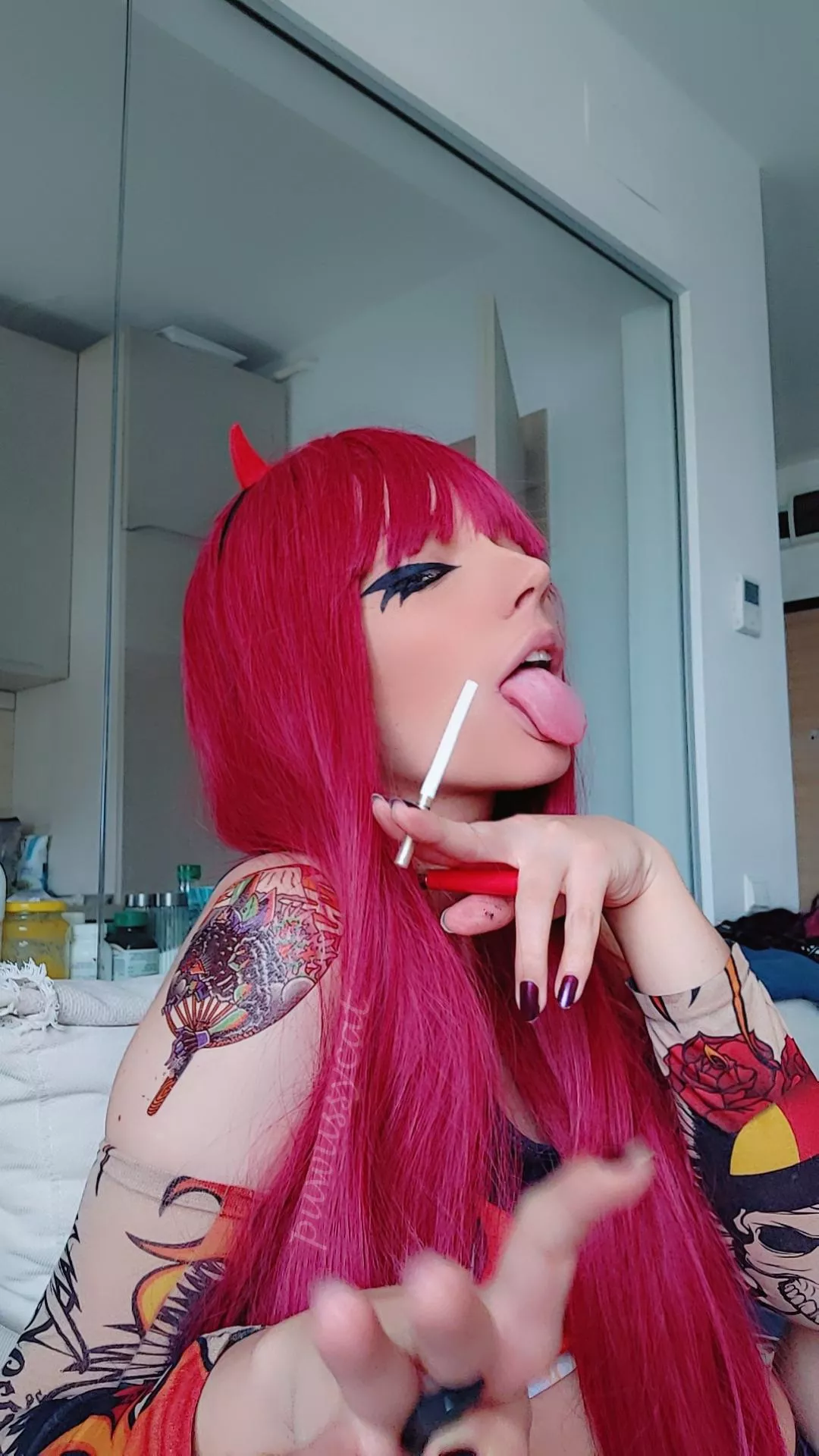 wanna exchange smoke? posted by puwussycat