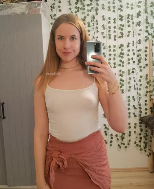 White shirt for maximal distraction 😜 by naturalgirl_mel