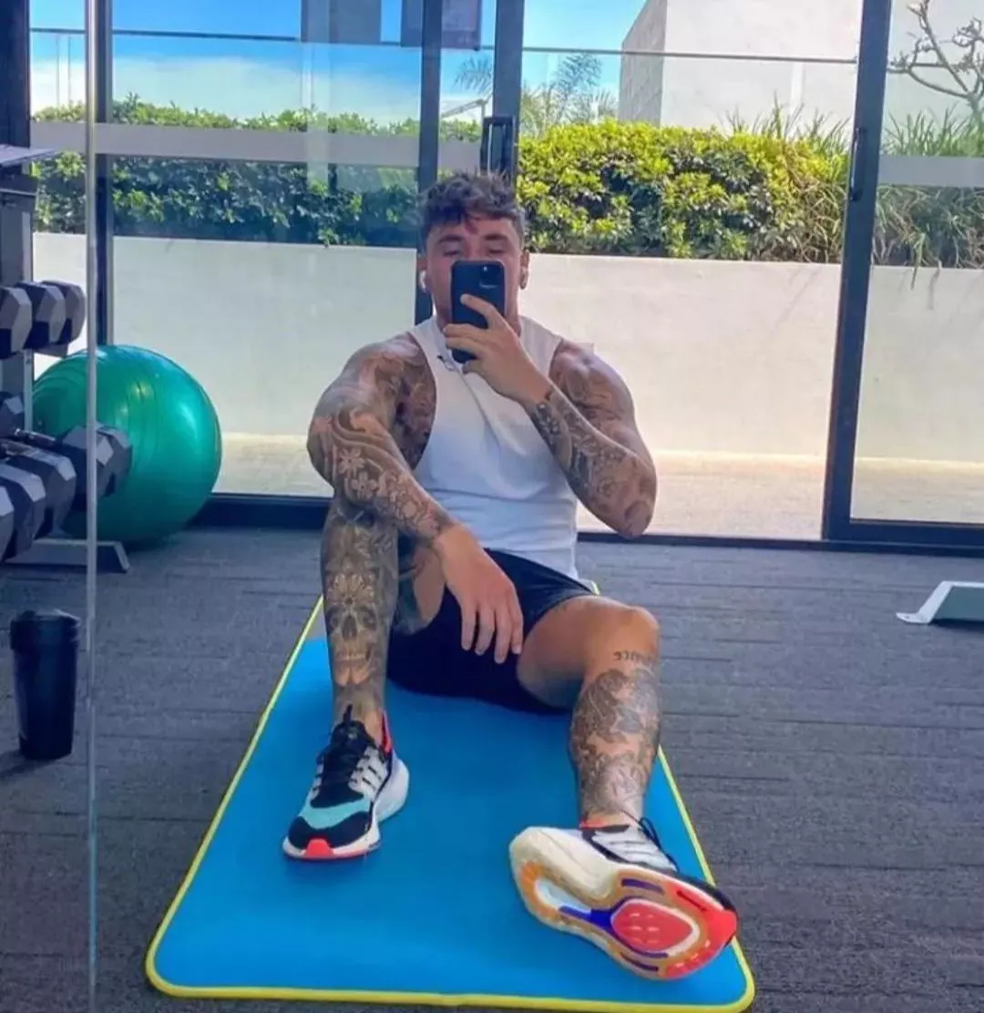 Working up a sweat posted by mickiejames04