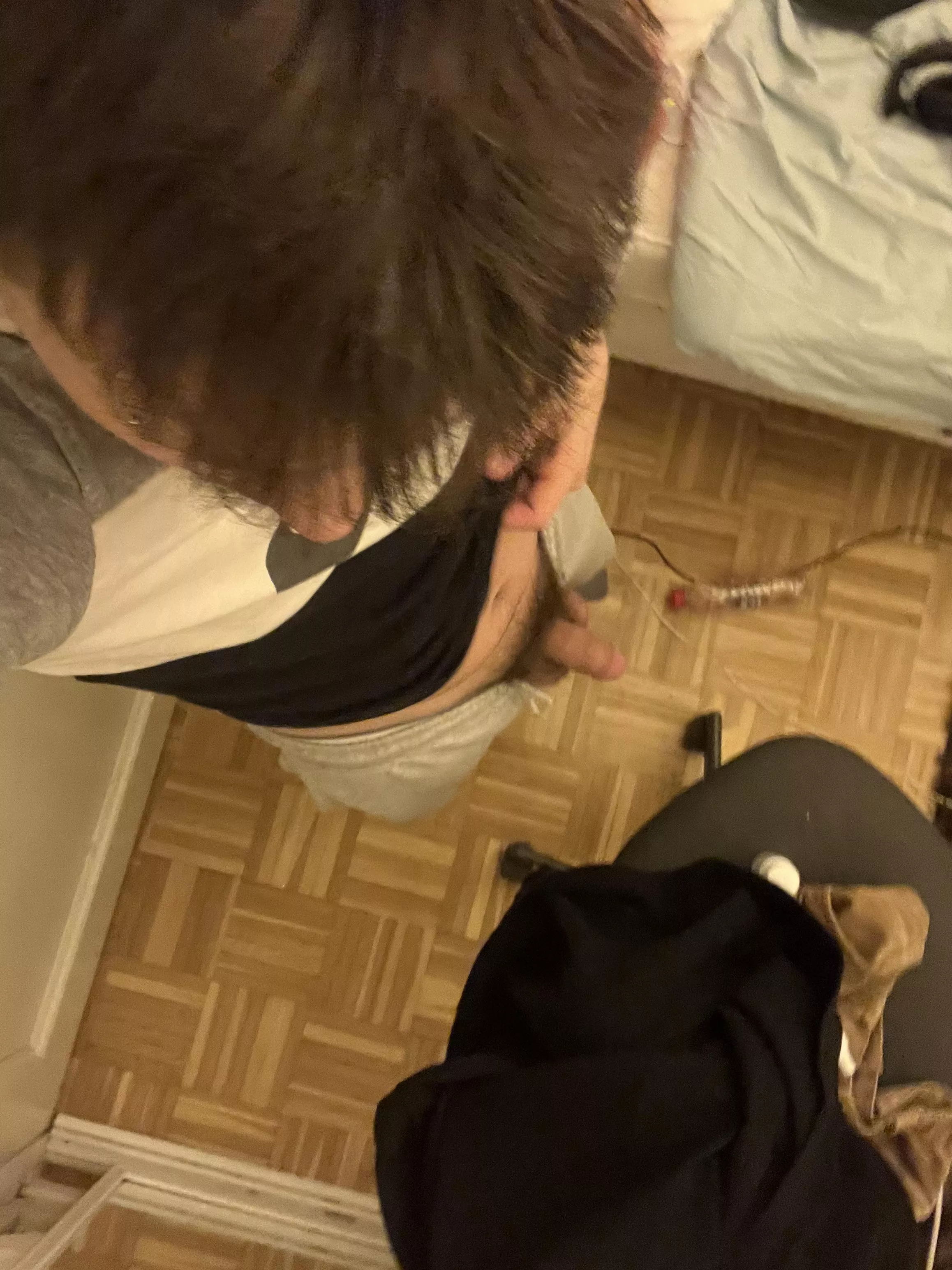 Would any older guy want to give me head?😈 posted by Jessdudez