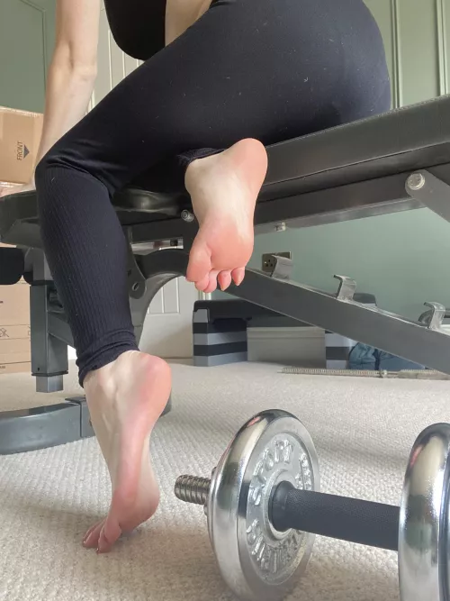 Would I distract you I we were in the gym together? by perfectlybarefoot