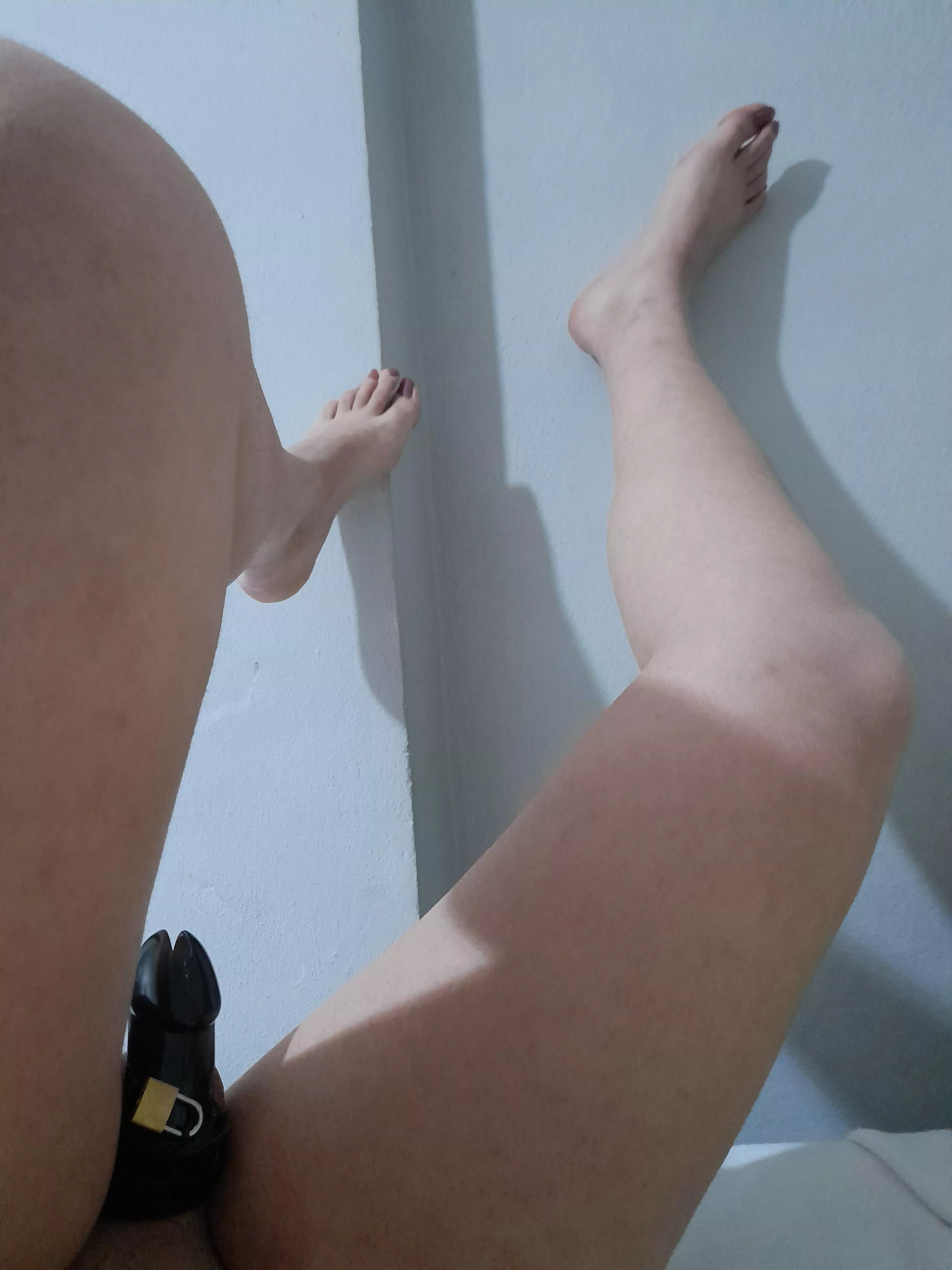 Would you skip work and play me all day long 😈💋 posted by Alekasis