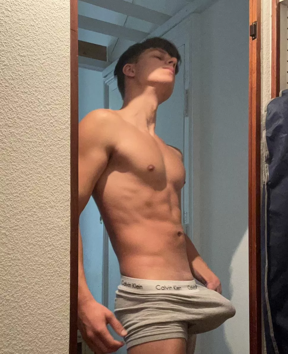 (19)Do you like my bulge? posted by Select_Equipment4297