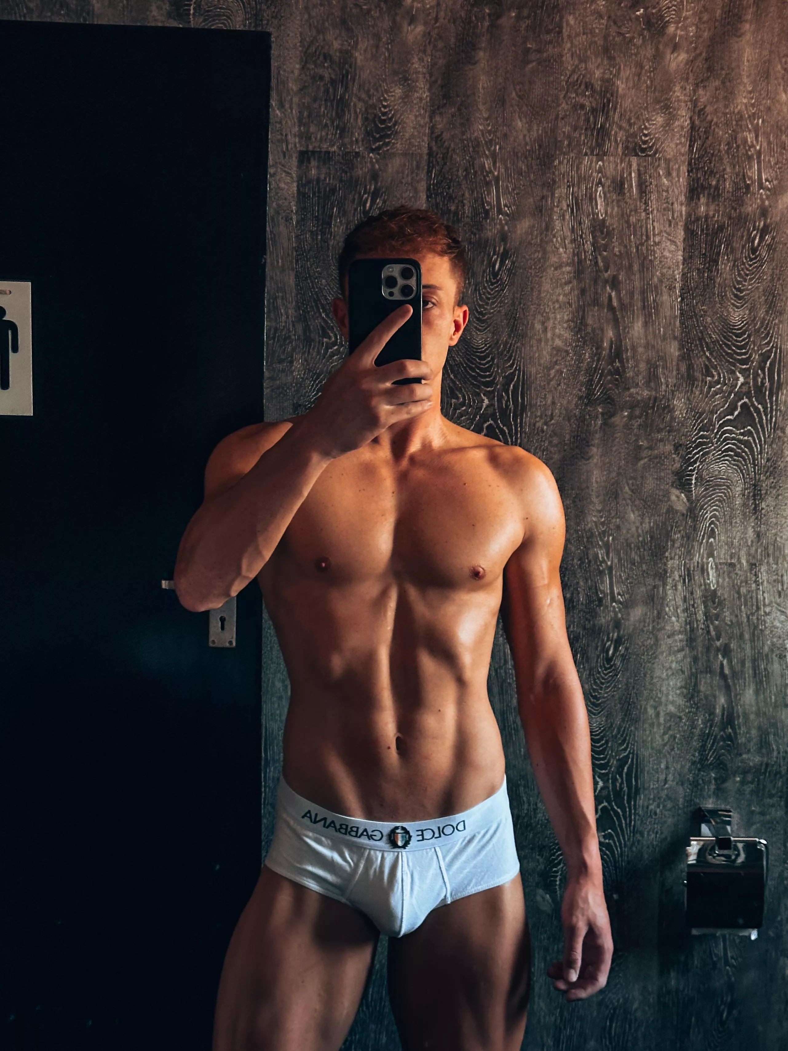 [24] hey👋🏻 posted by falcxav00