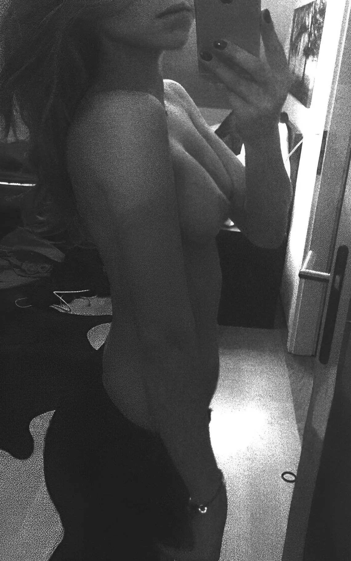 25f 5'6 127 what caught your eye first? xx posted by AdSubject2847