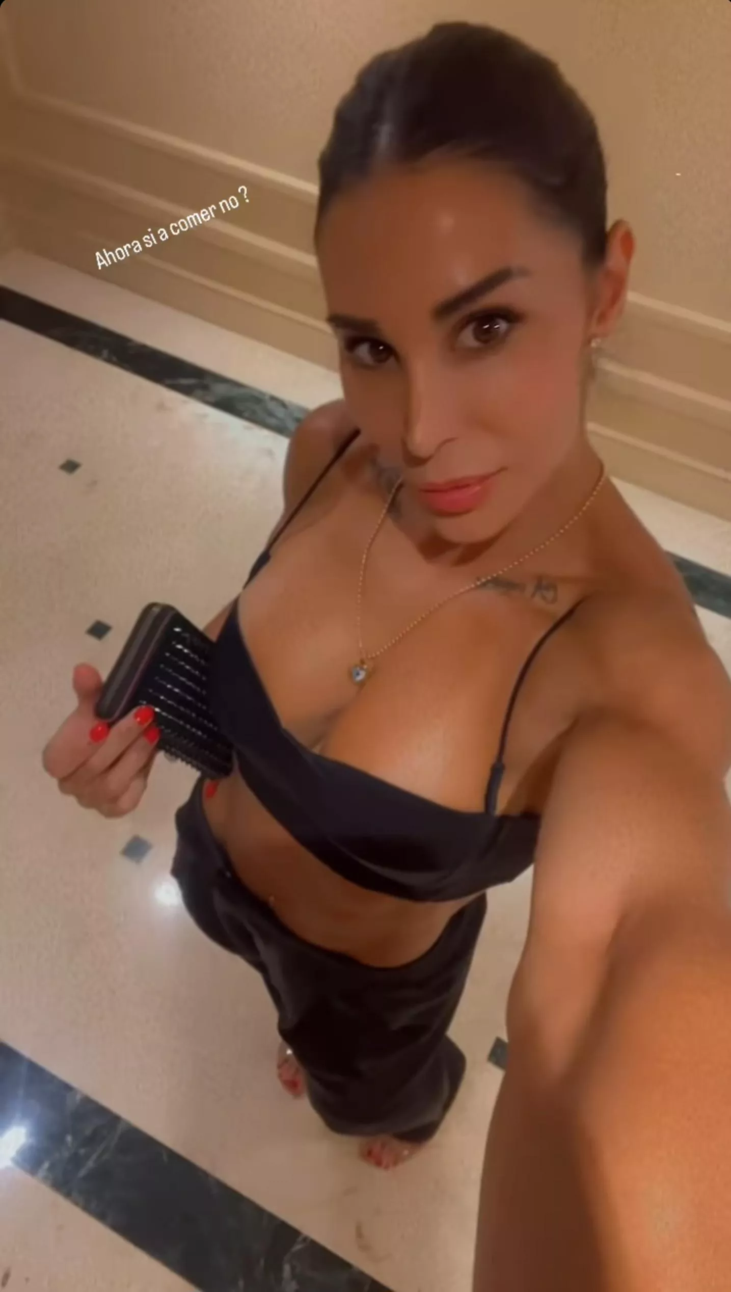 Ana C ... what would she find to eat ?  posted by johnny_pipe83