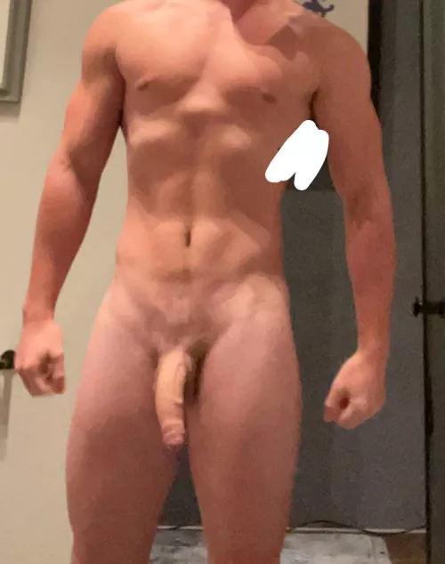 Any shaven twinks wanna help me cum? by jetsumol