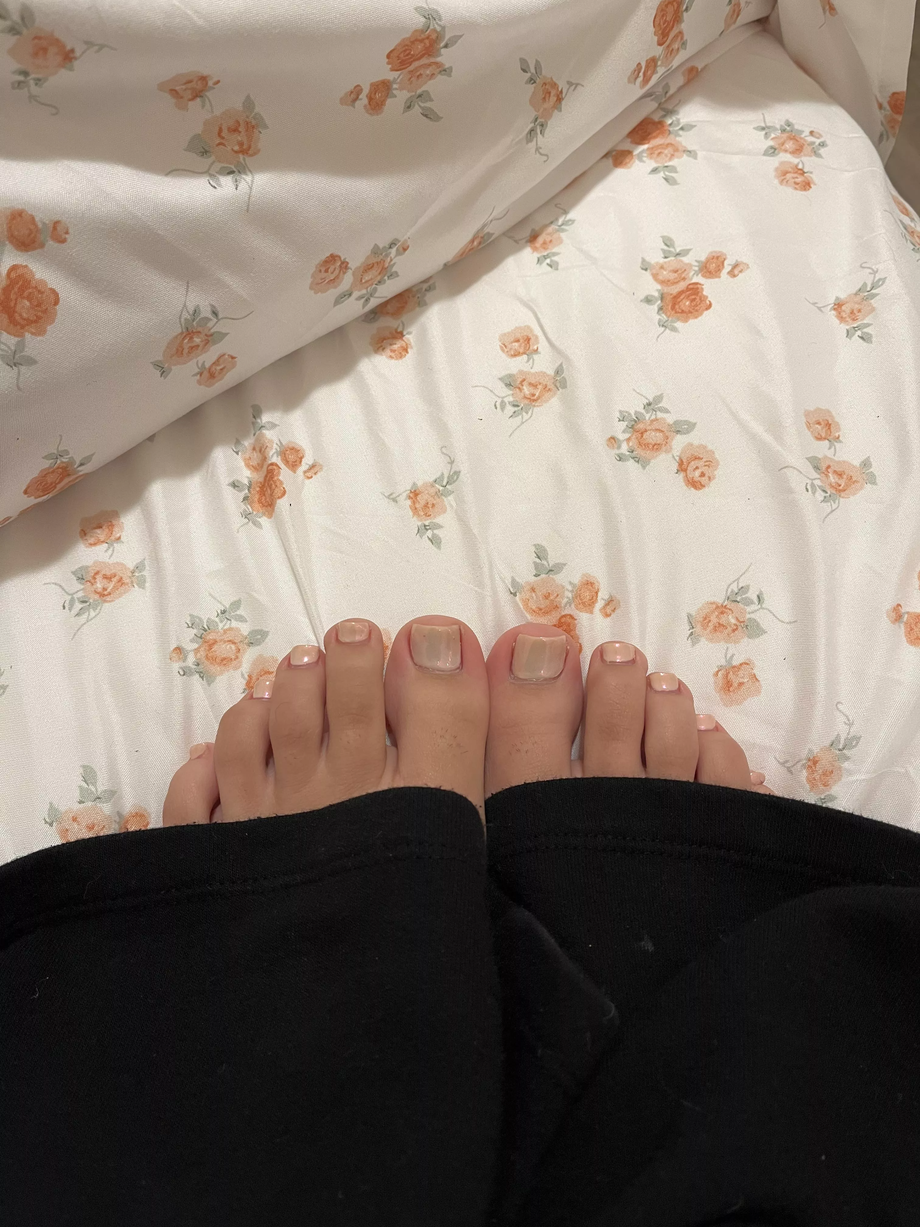 Are my feet pretty? posted by ChickiBabess