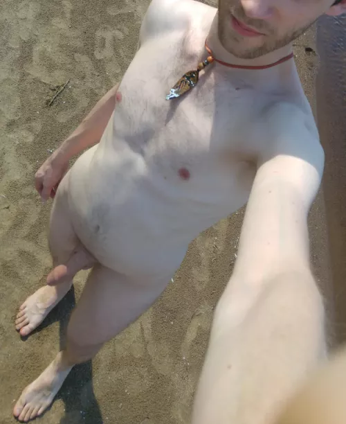 Beach selfie by ndrius_nudist