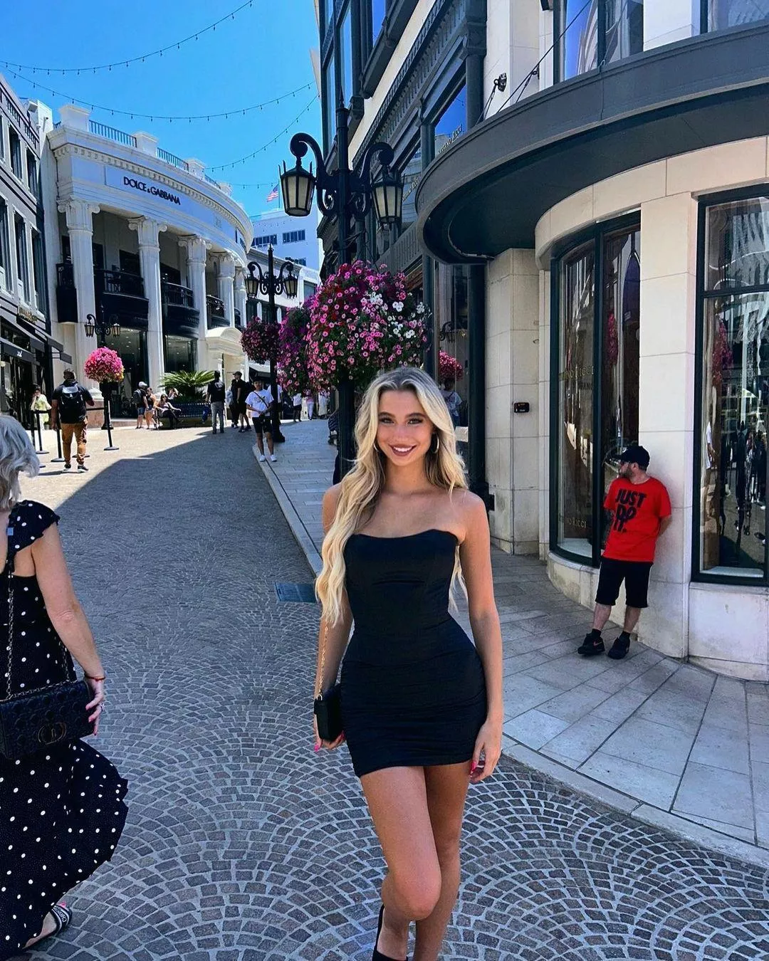 Black dress (AIC) posted by _A_I_C_