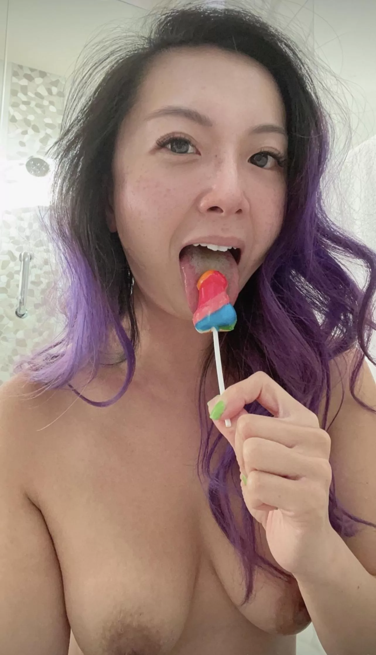 Born in 1985 and absolutely still fuckable posted by MoniqueMae1