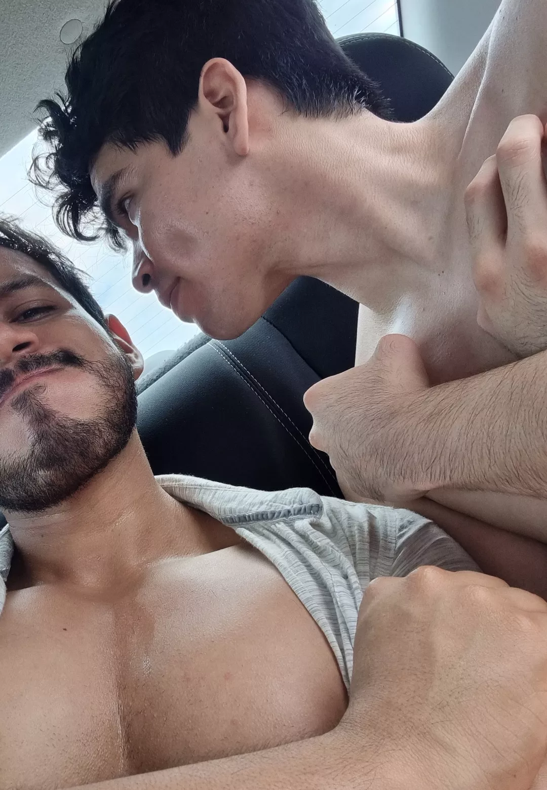 Boys posted by Grandotesexy