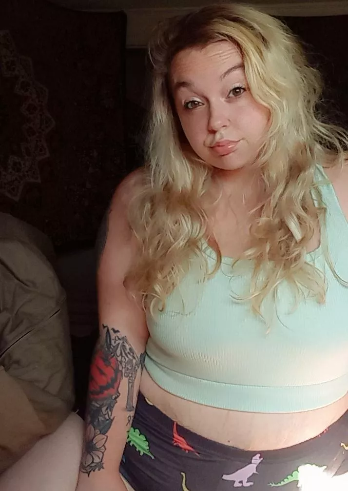 Can't sleep ✨✨💋 posted by Zosoo1996