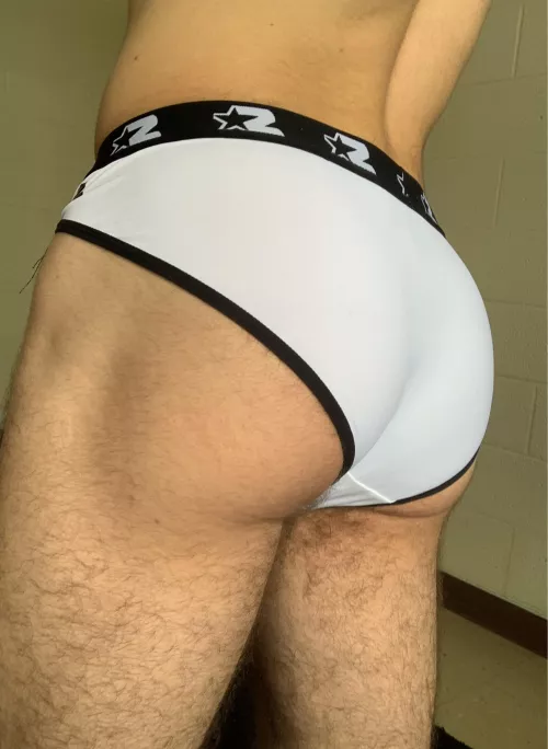 college athlete checking in  by Ok_Win_465