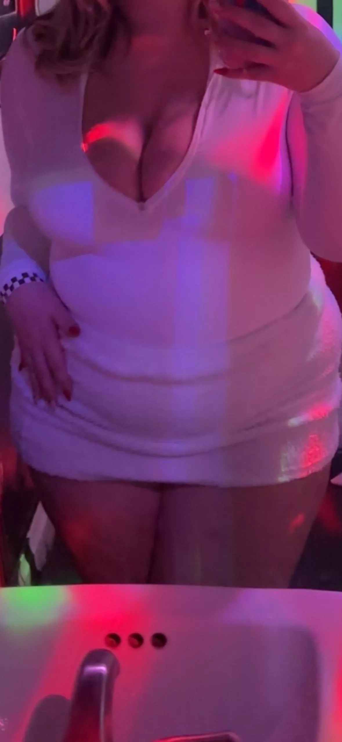 Flaunting my perfect body🐷 posted by Poptartbelly