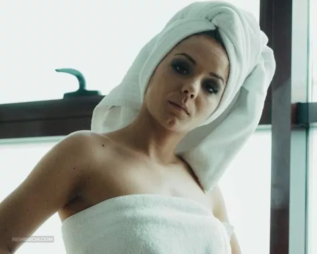 Fresh after shower smell's good by Mia_Milano