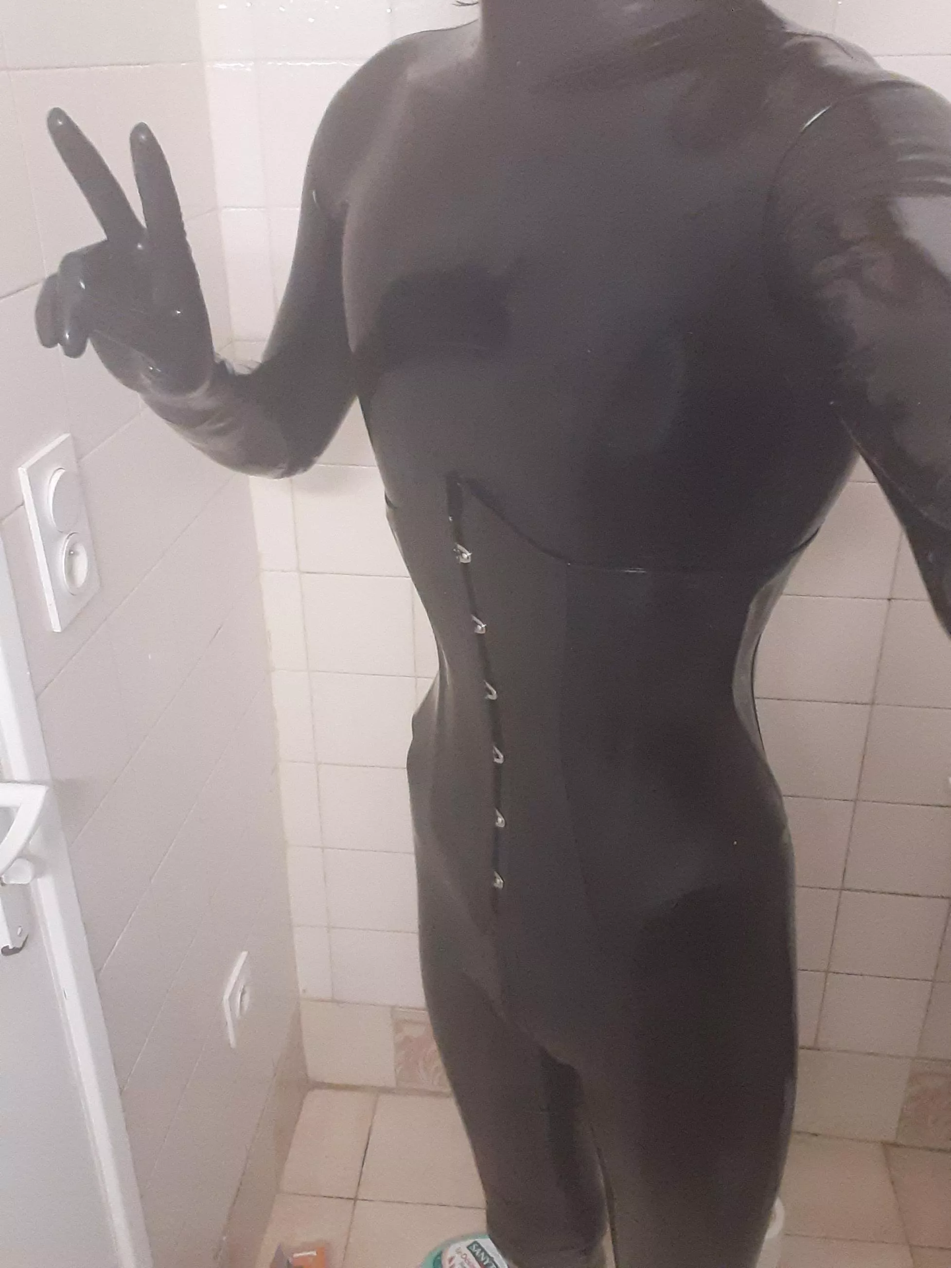 Had a wonderful night of rubber cuddles, and I got to try this corset and absolutely loved it!  posted by BunchOfTwelveBunnies