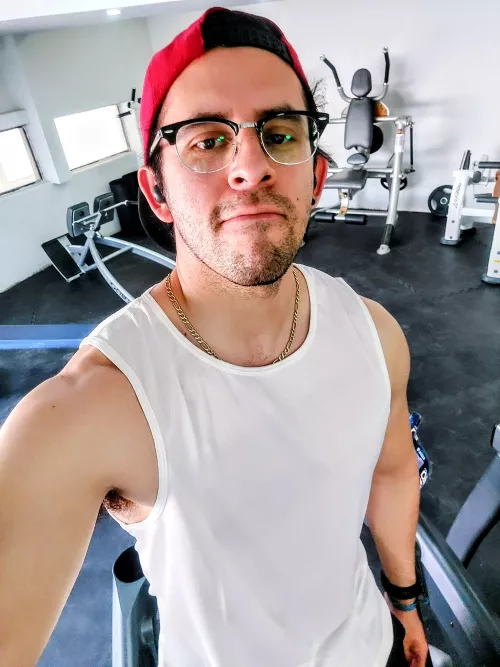 Hey wanna do some cardio with me?? Top Gaymer gymrat geek here (37) by RevilZJob