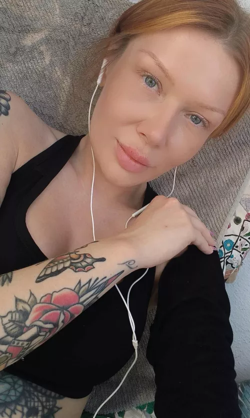 Heyy there, how's your weekend going? 🥰 by dianamaryxoxo
