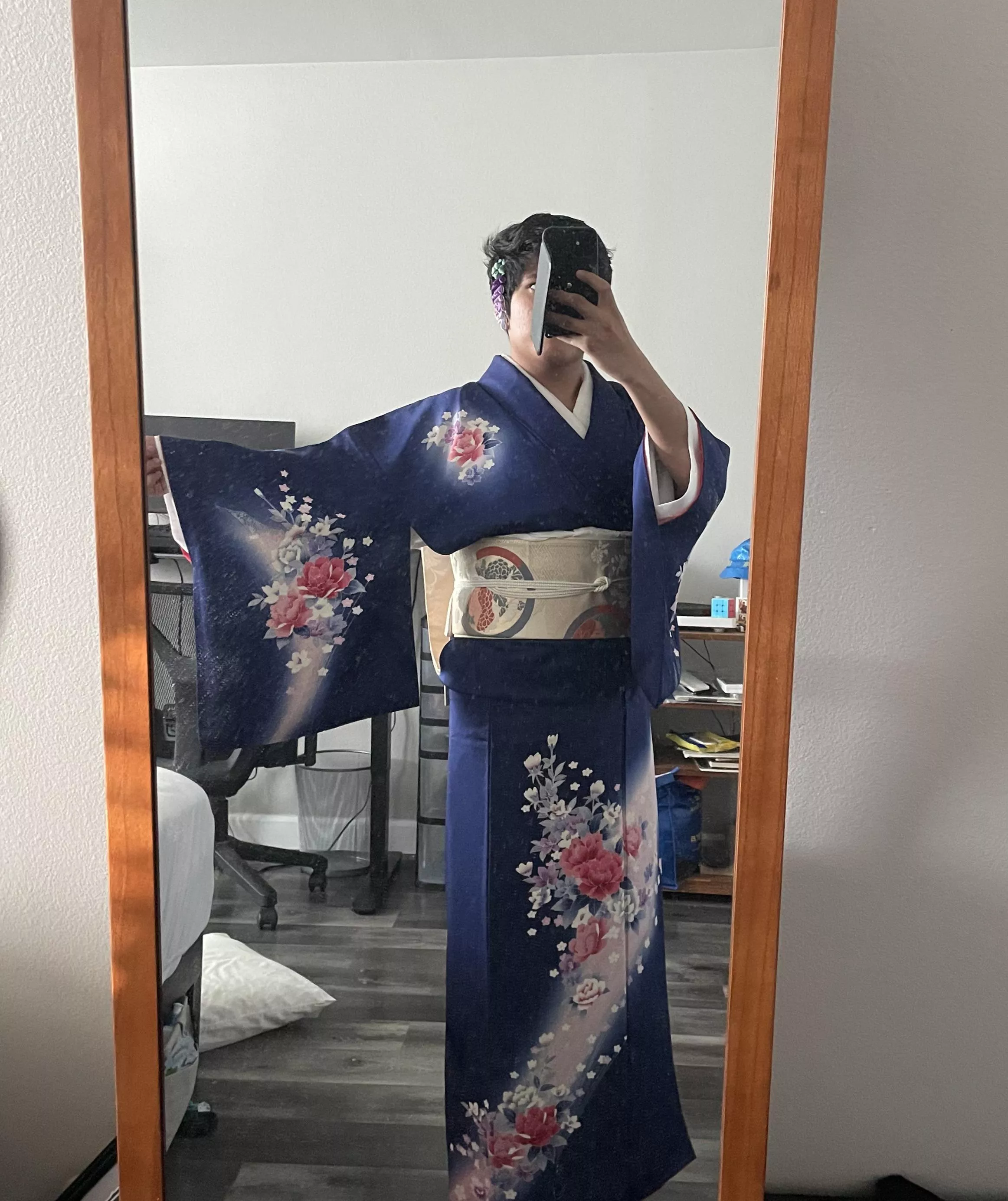 I got a new kimono! Pls ignore the dirty mirror lol posted by Striking-Schedule-97