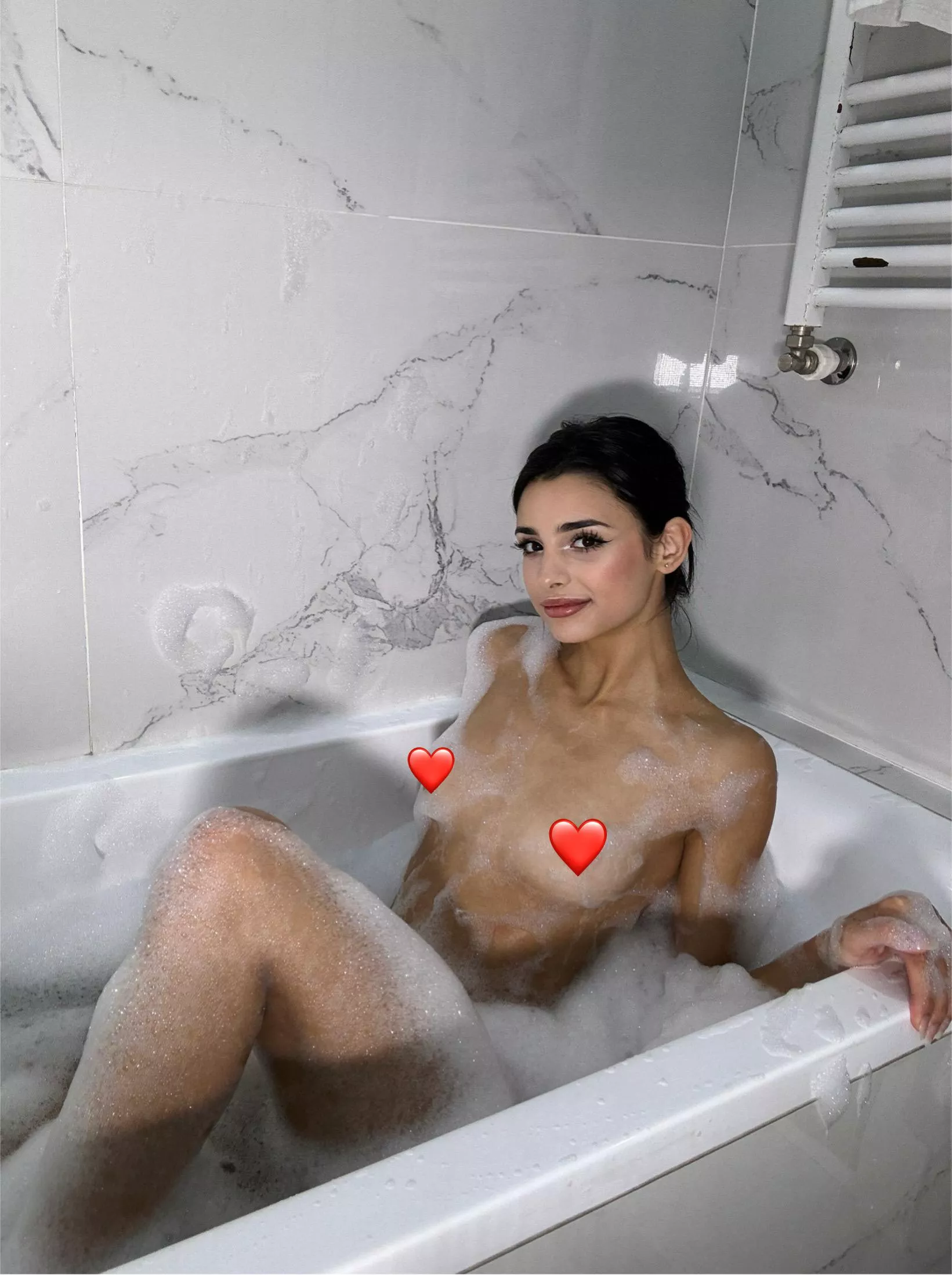 I hope you'll love to take a together bath with my sexy body posted by LateForefron