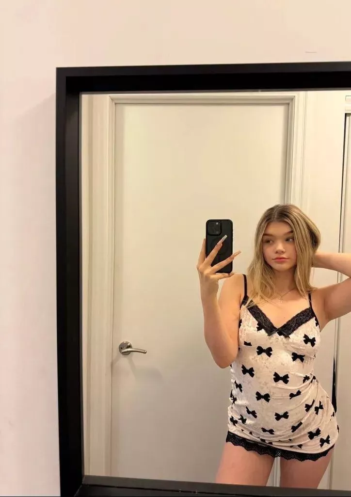 I think this is one of my favorite selfies posted by Tjj011