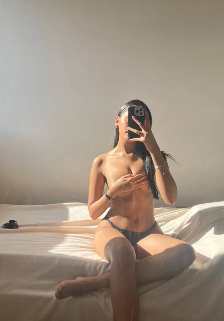 I’m waiting for you posted by -Aylamercedes