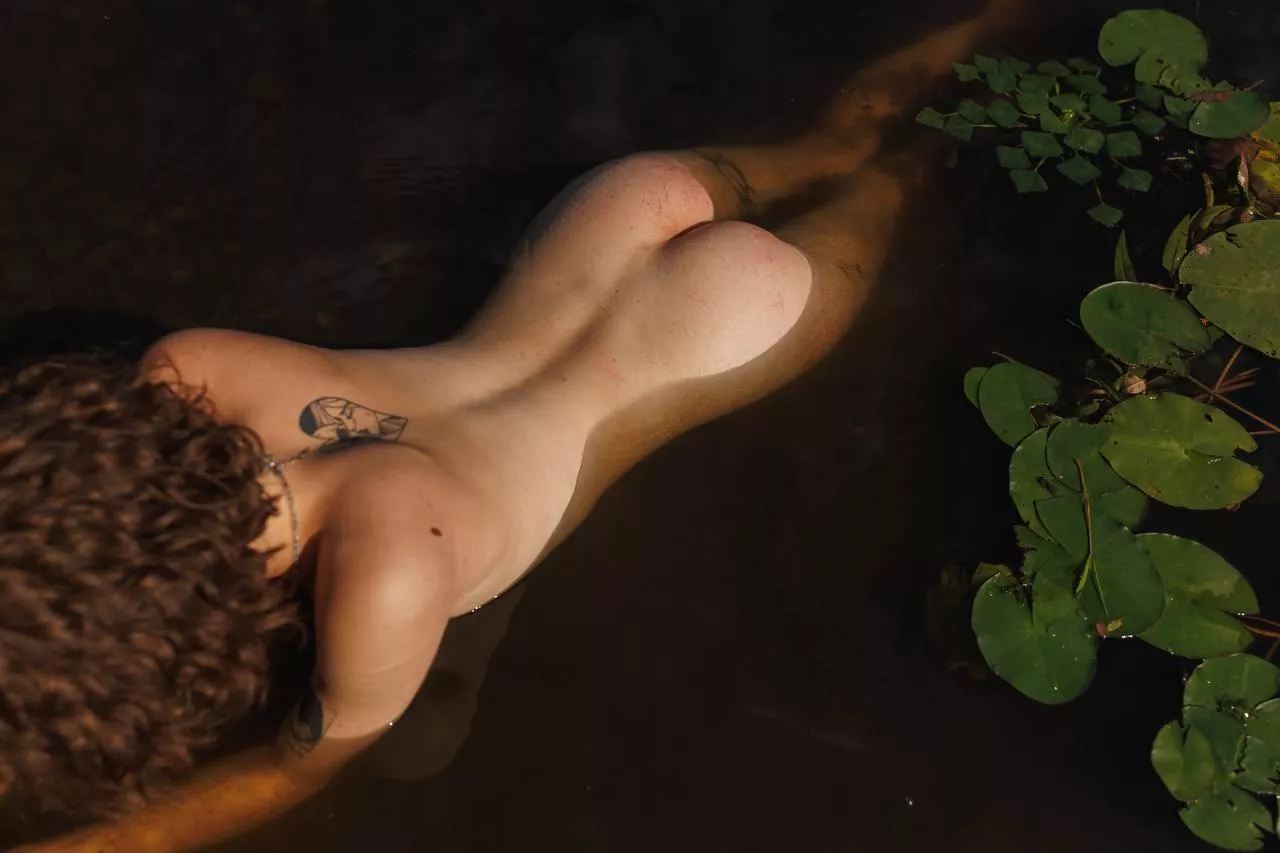 In the summer, I enjoyed vacationing on the lake posted by Farevkaoff