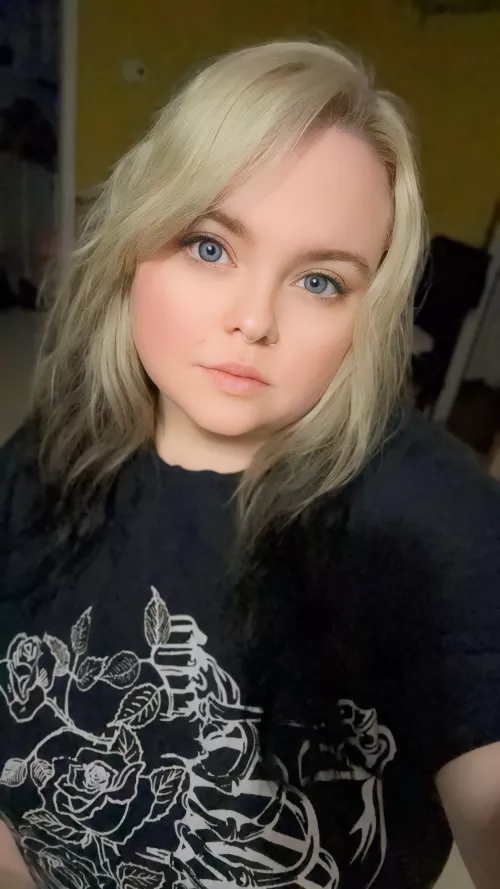 It’s a lovely Sunday to stay home and do nothing by CCprincesssam