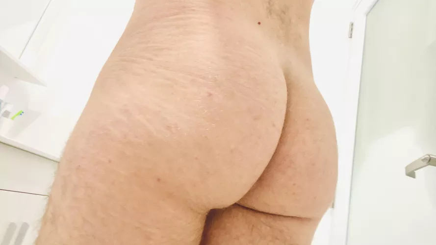 Juicy ass!! by Specialist-Badger654