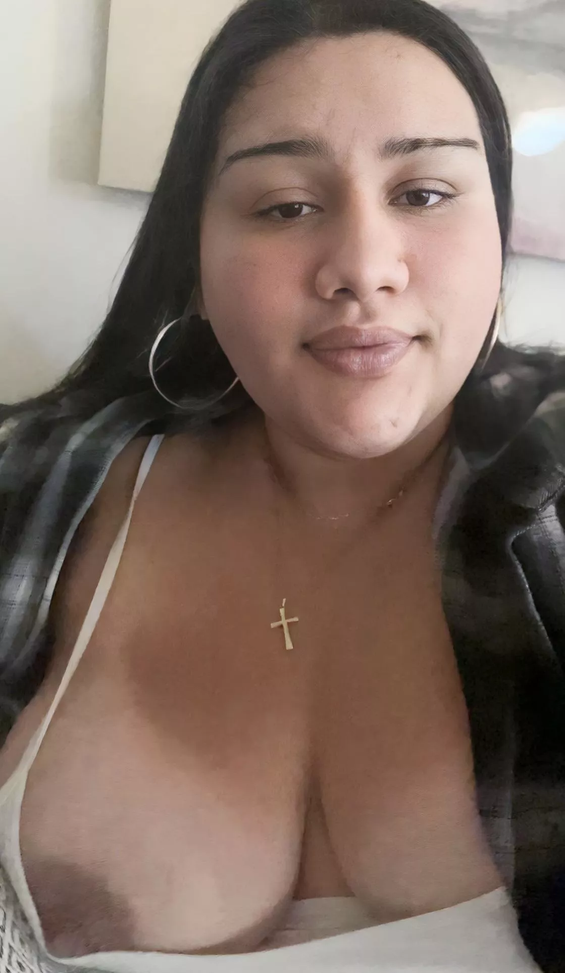 Just got home. A lil drunk, a lil sleepy, but feeling very good 😇 posted by HallAdorable9954