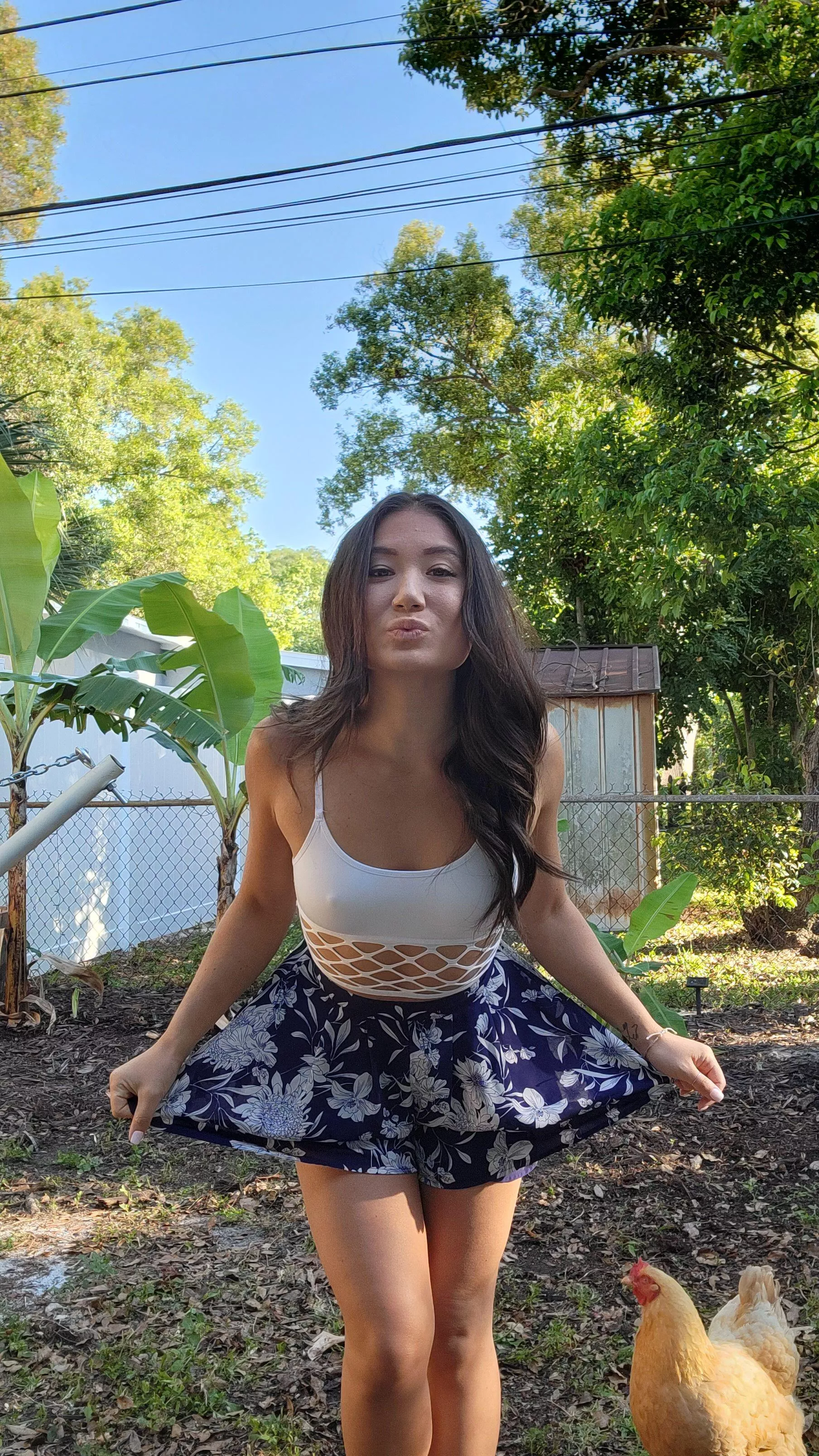 Kiss me already 😘 posted by nikkidavisxo