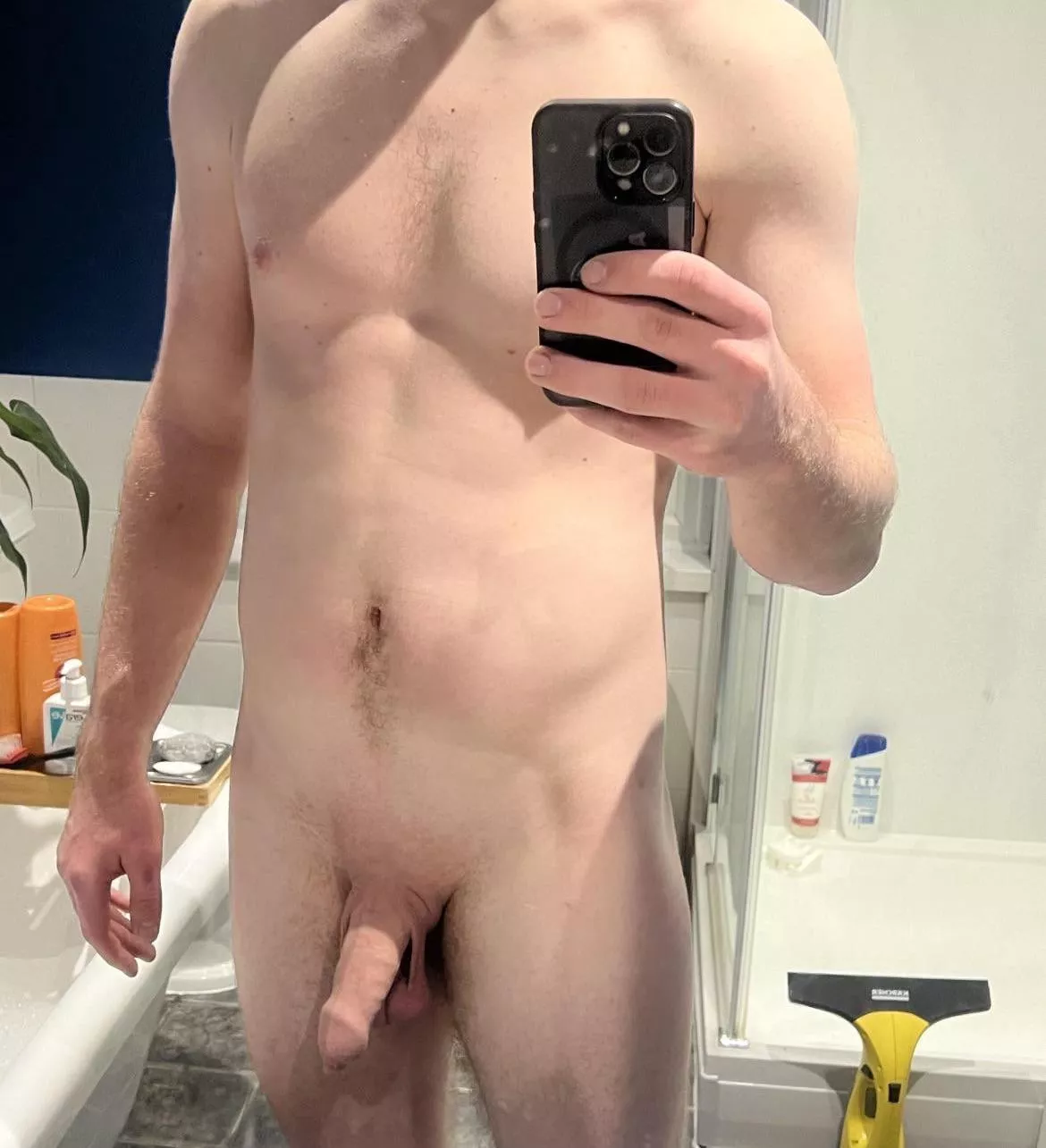 M20 83KG 6’2”. Yes this is my flaccid penis. posted by Charlie06042004
