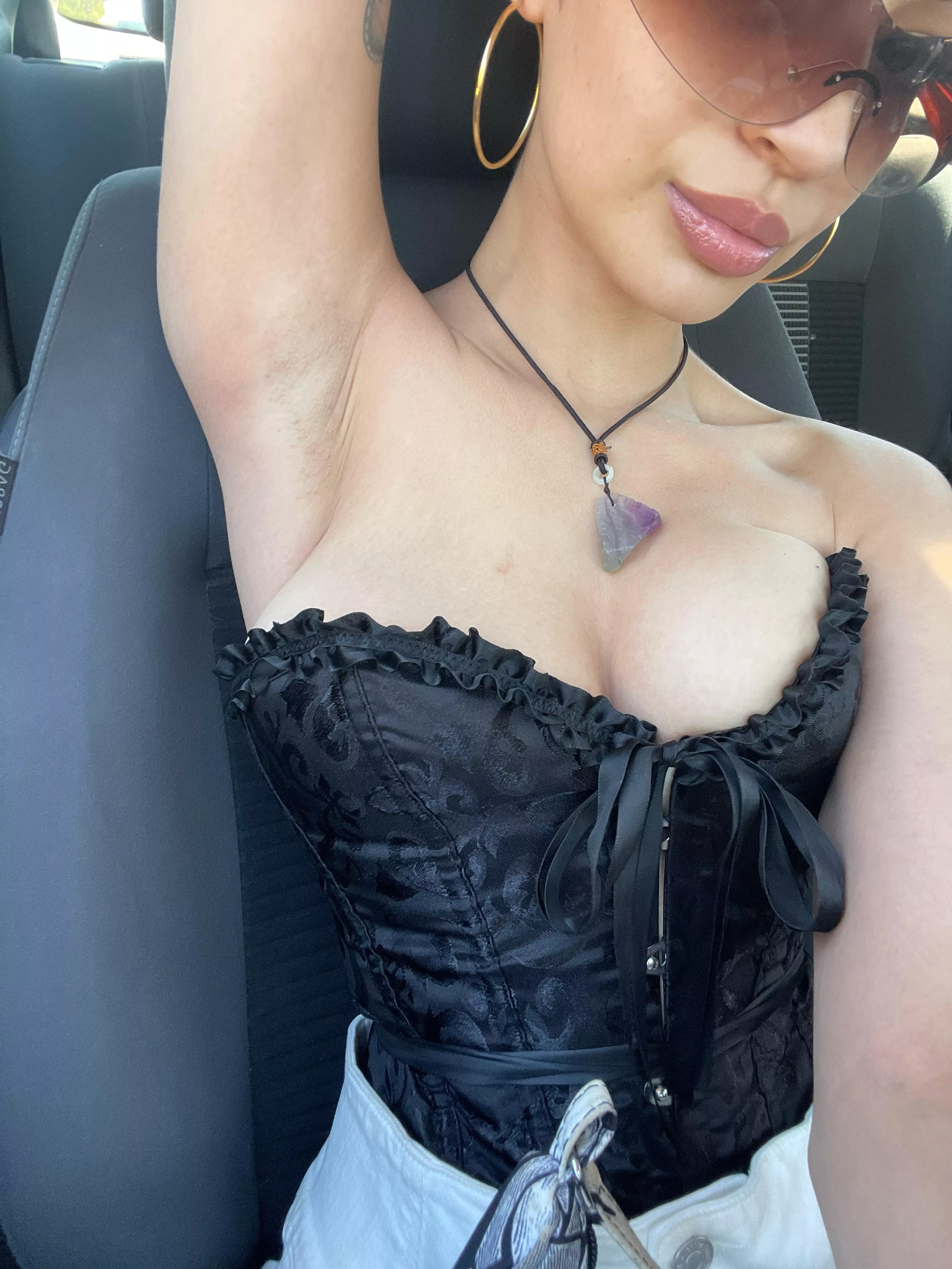 My armpits are so wet its so hot👅clean me up? posted by princessValaria