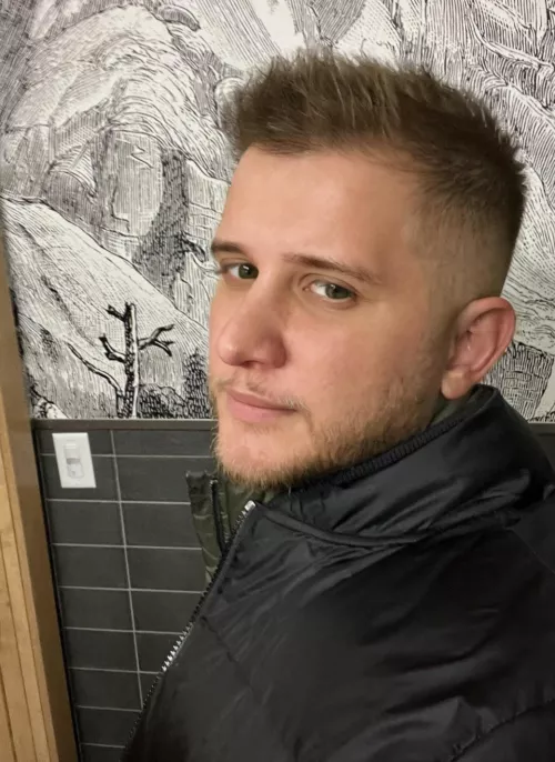 My Aussie skin can’t handle these American winters 🥶 by Holyhips