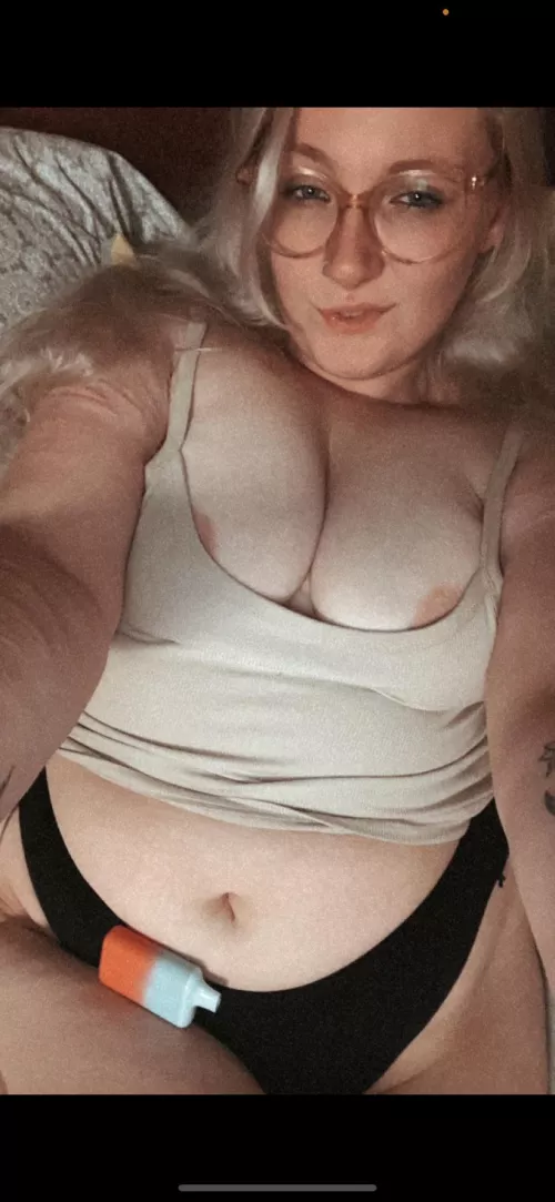 My boyfriends ignoring me :( by SpecialistNo5563