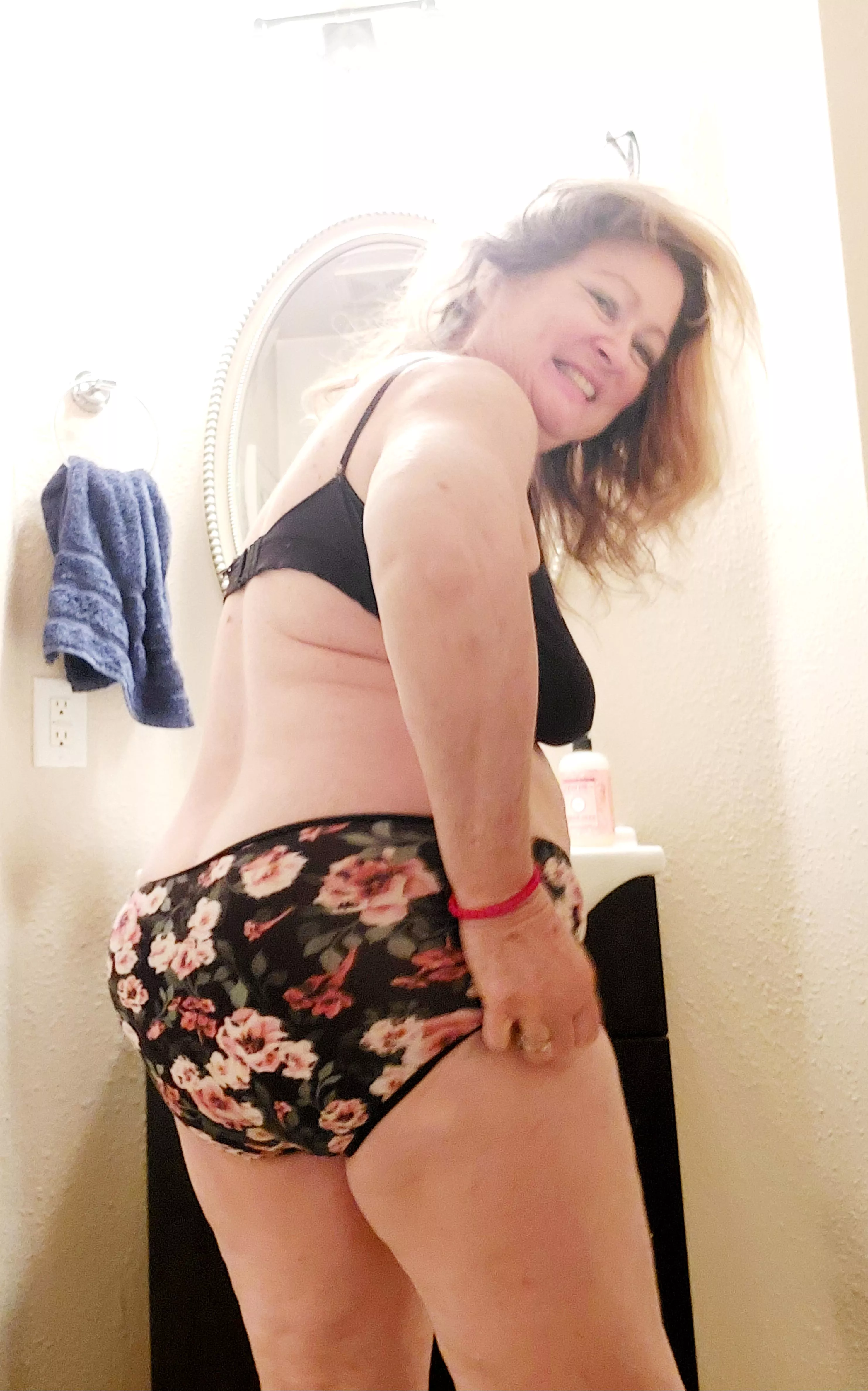 My panties look so flowered and pretty posted by blondiedi1223