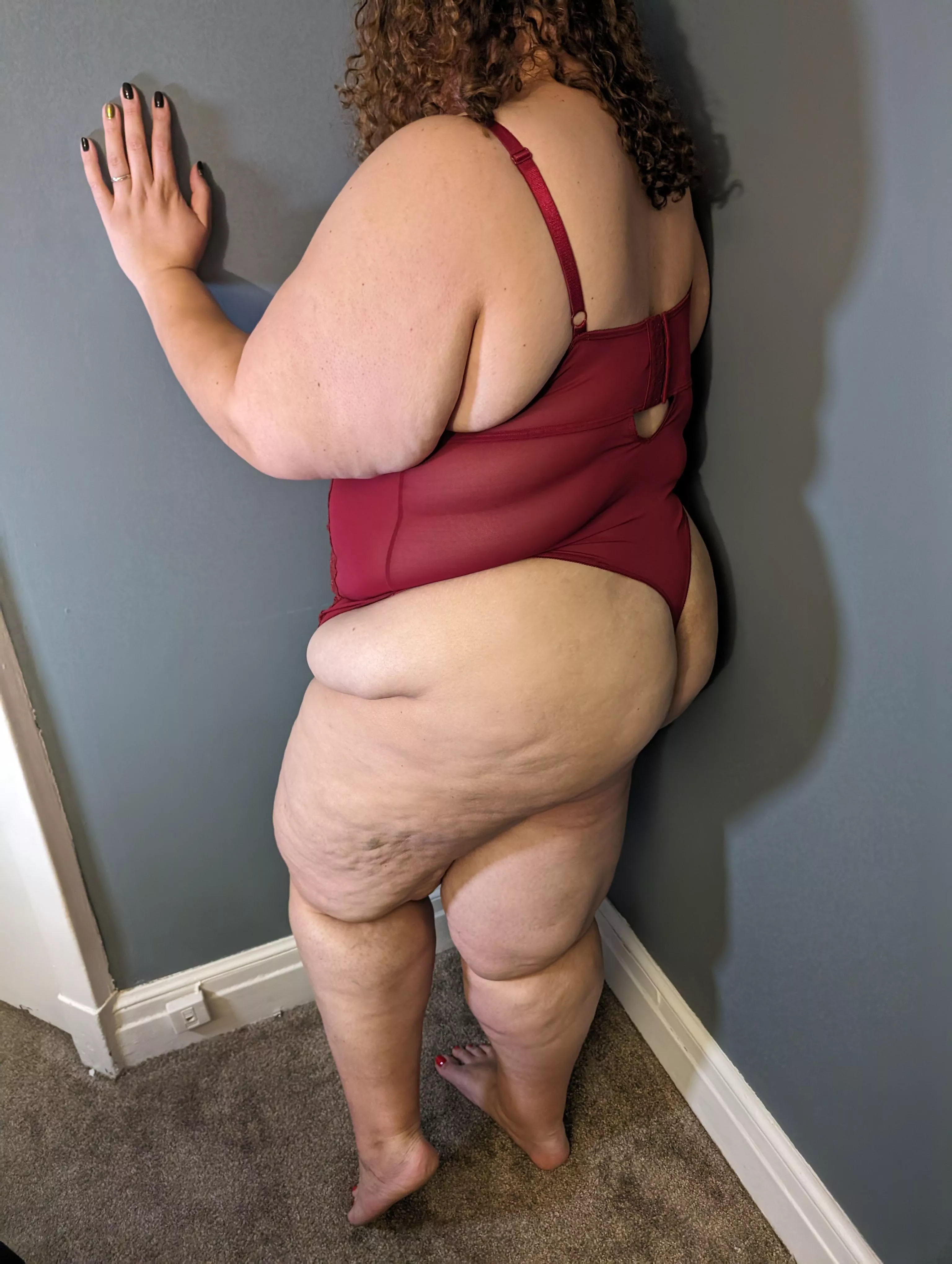 Need someone who can handle this ass and these thighs.. posted by SwitchNGiggles