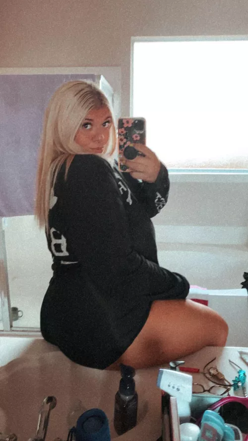 okay, i decided maybe i go back blonde for the summer  by Brilliant_Etiquette