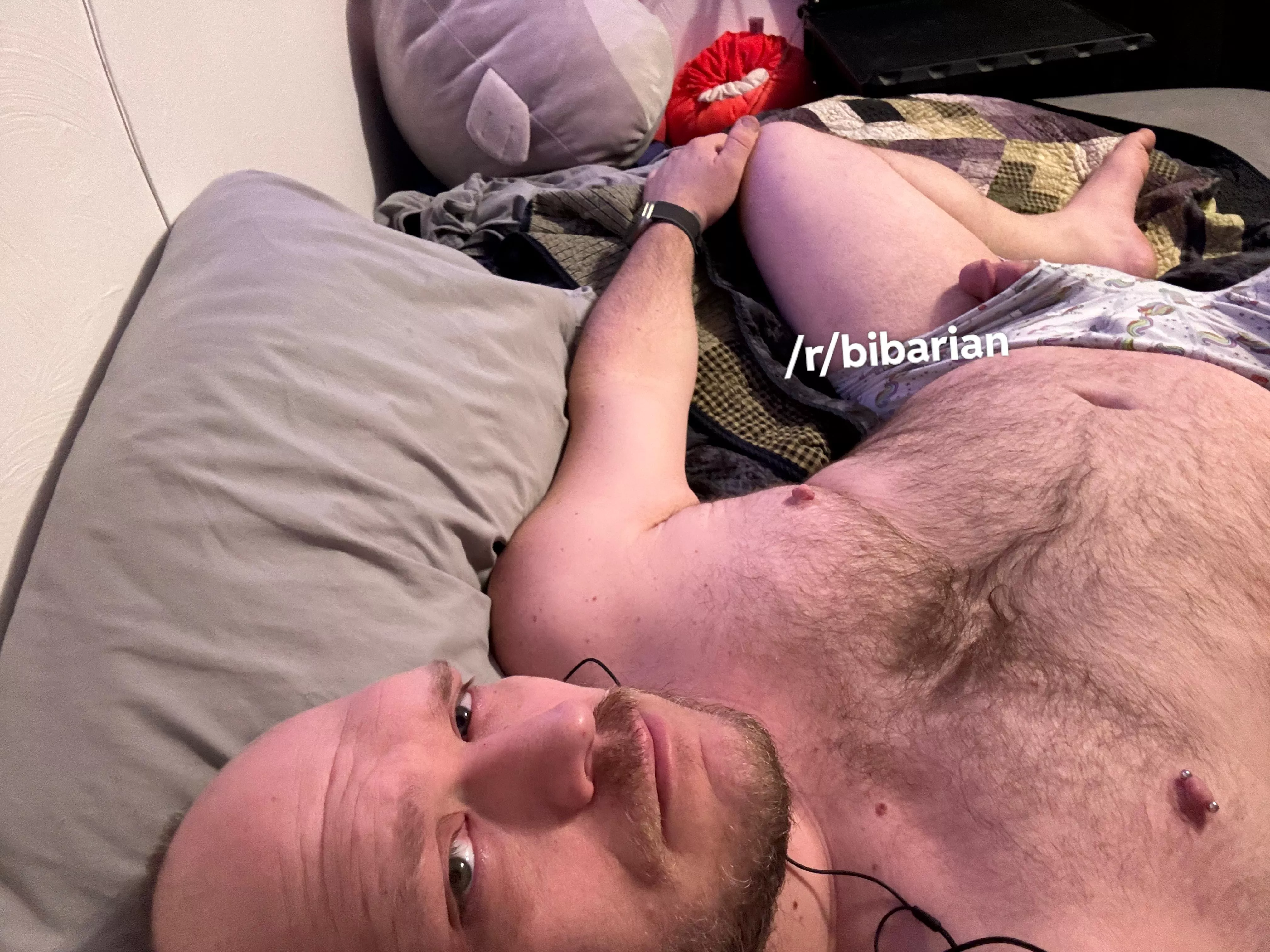 peaking 🫣 posted by Bibarian