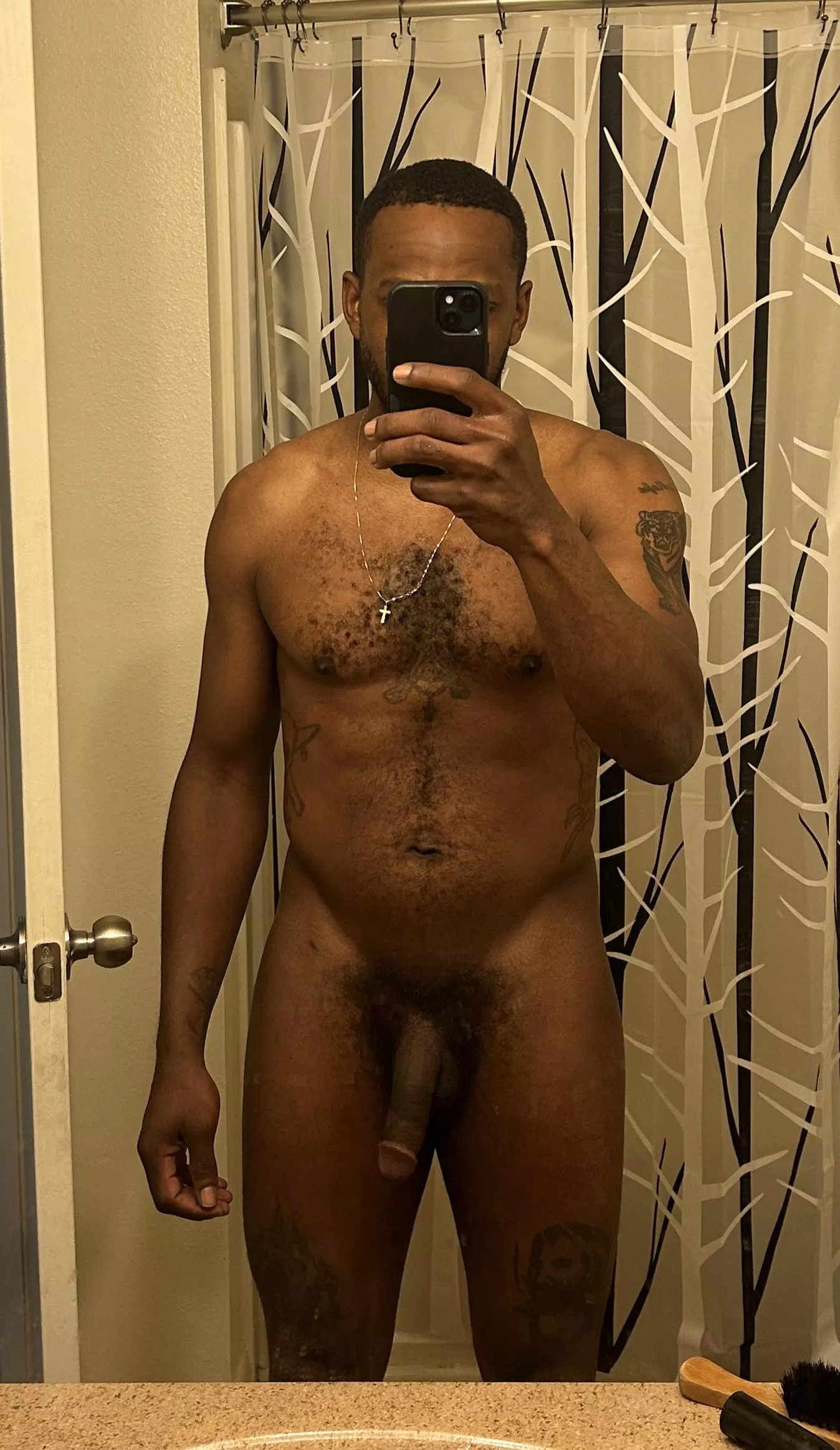 Pre shower selfie posted by Newphonewhodis86