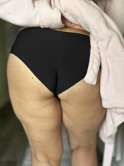 Robe weather today by Obsessed4Celeste