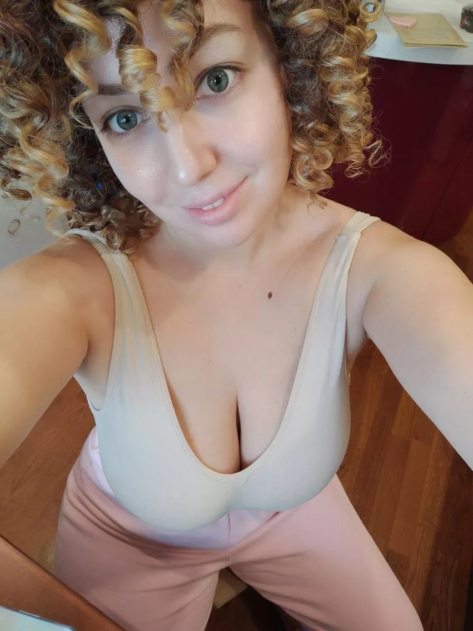 Selfie Sunday, I hope you have a good week posted by Xynoofficial