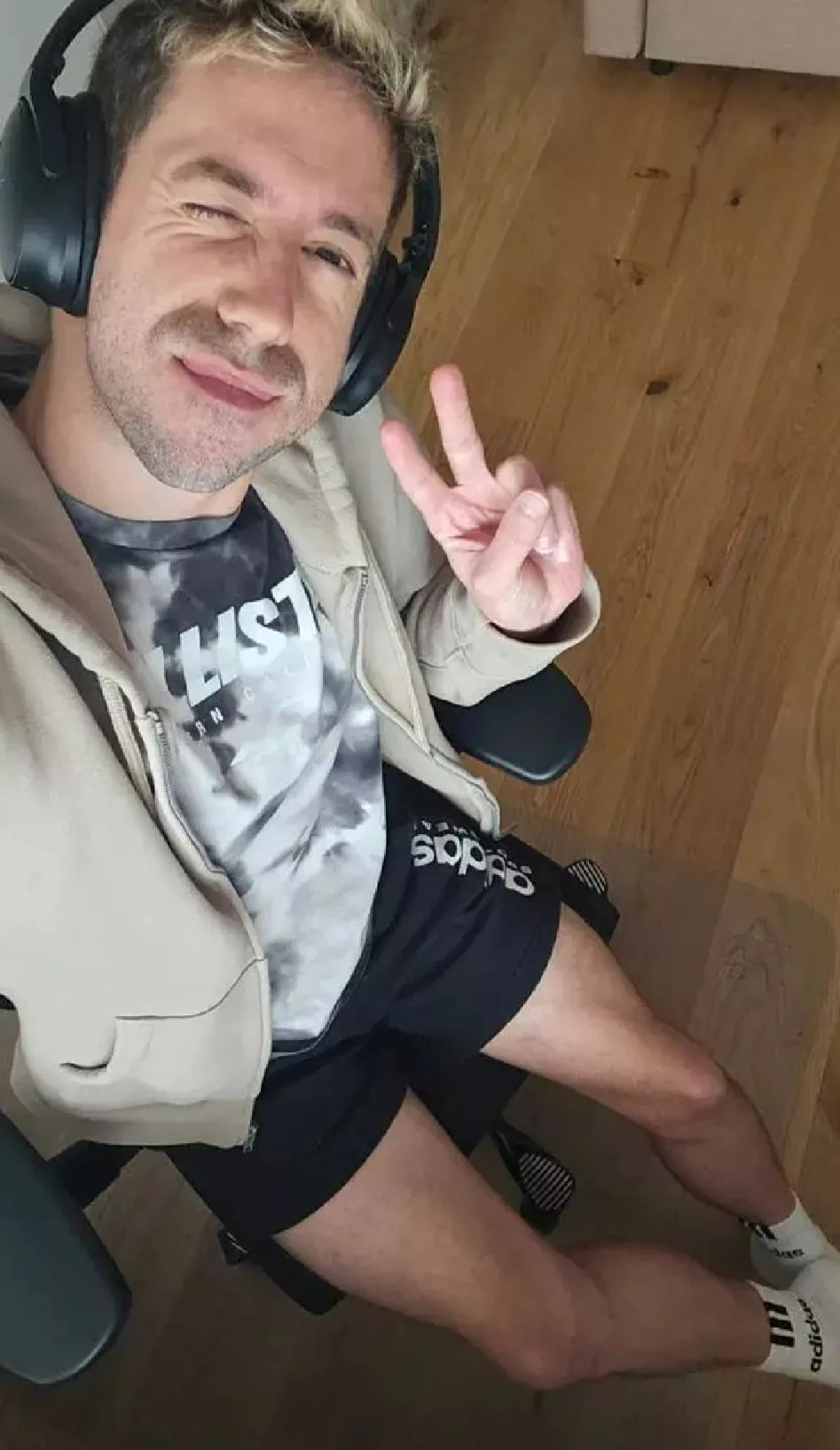 Sunday gameday! posted by HumanDrawing9357