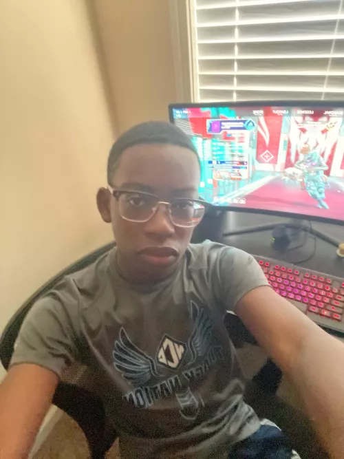 sunday gaming, looking for gaymee friends ;)! dms r open :) by Queasy_Lack_7858