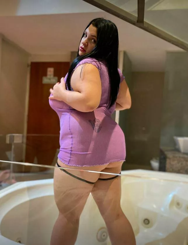 This dress fits me so well and adapts to all my curves 💥 posted by BabyNatal