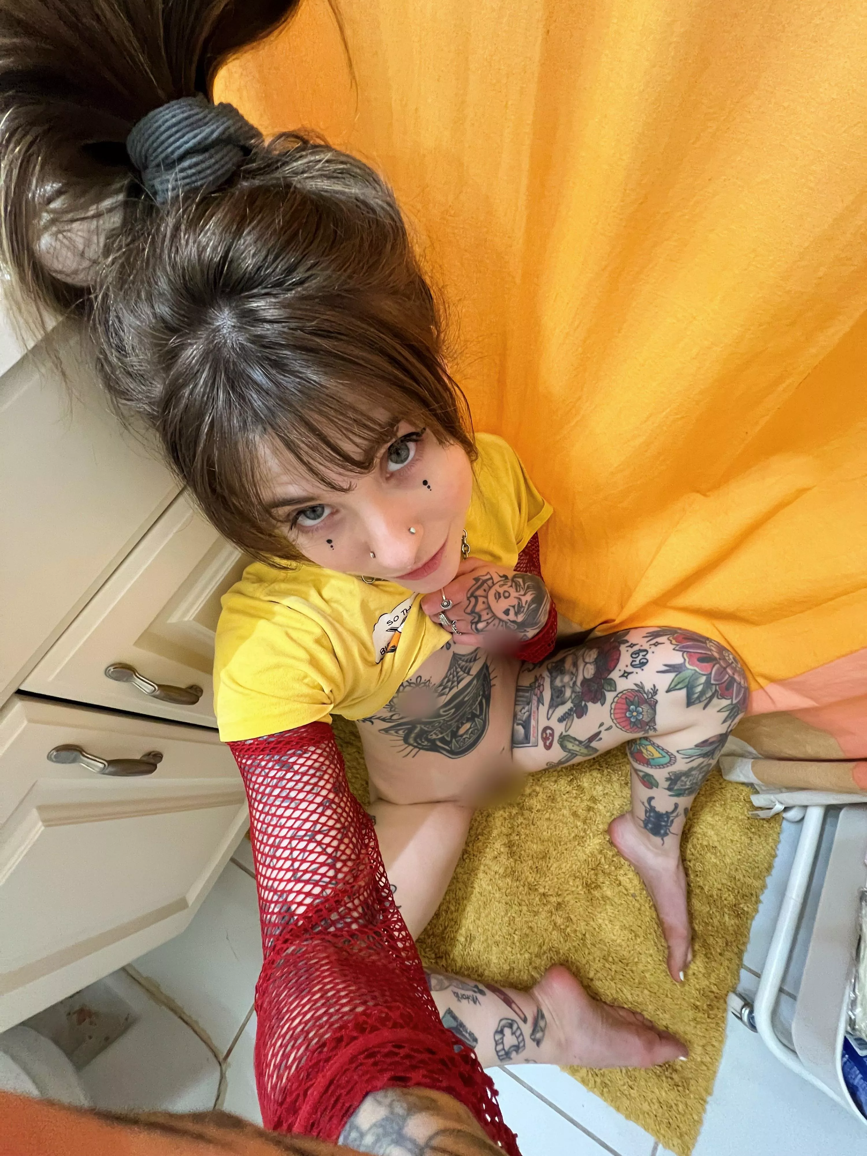 was getting ready to shower after the pop punk show but ended up taking half nude selfies on the bathroom floor… posted by awlivv