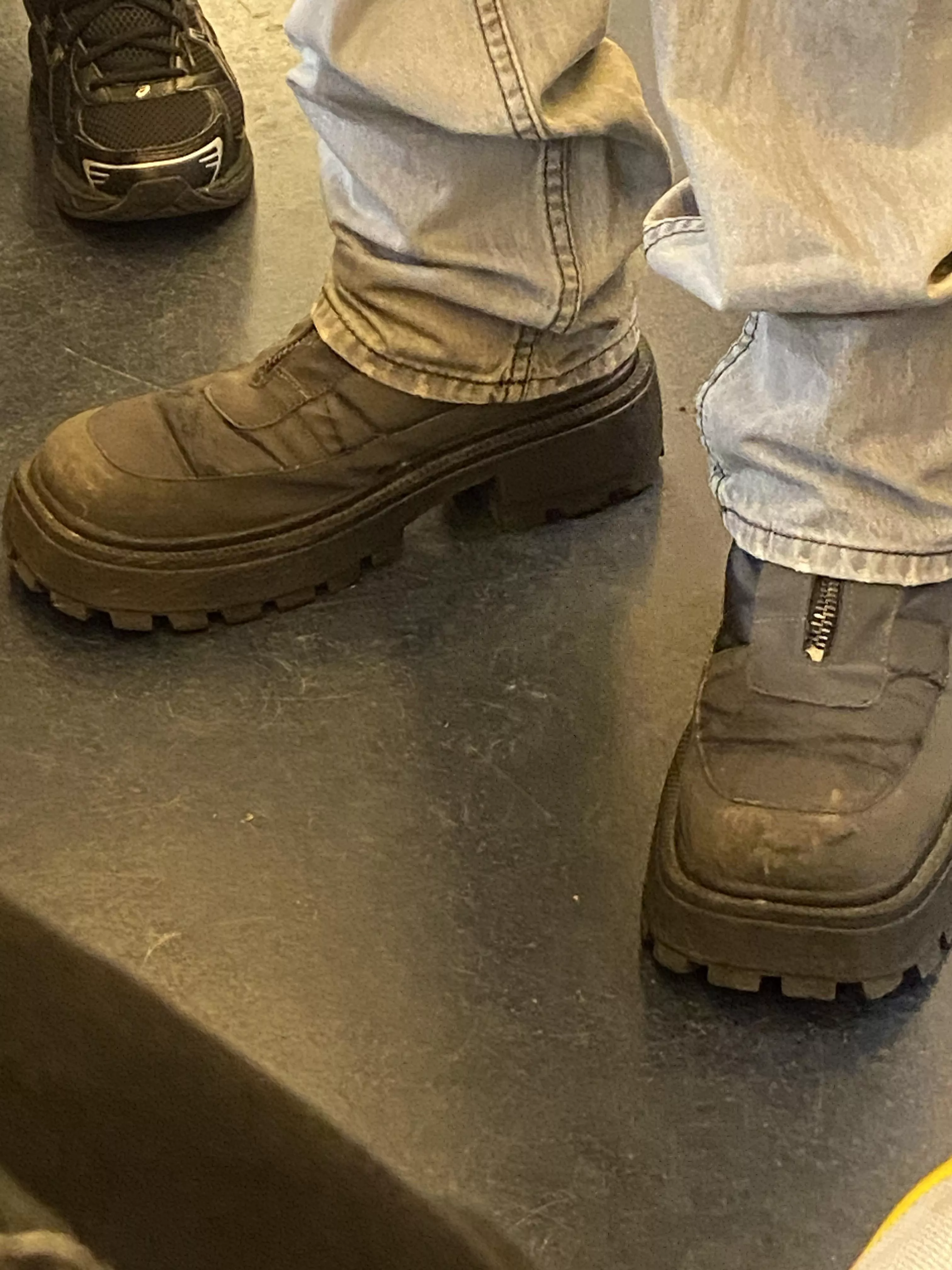 What kind of boots are these? posted by campagnoloomattia